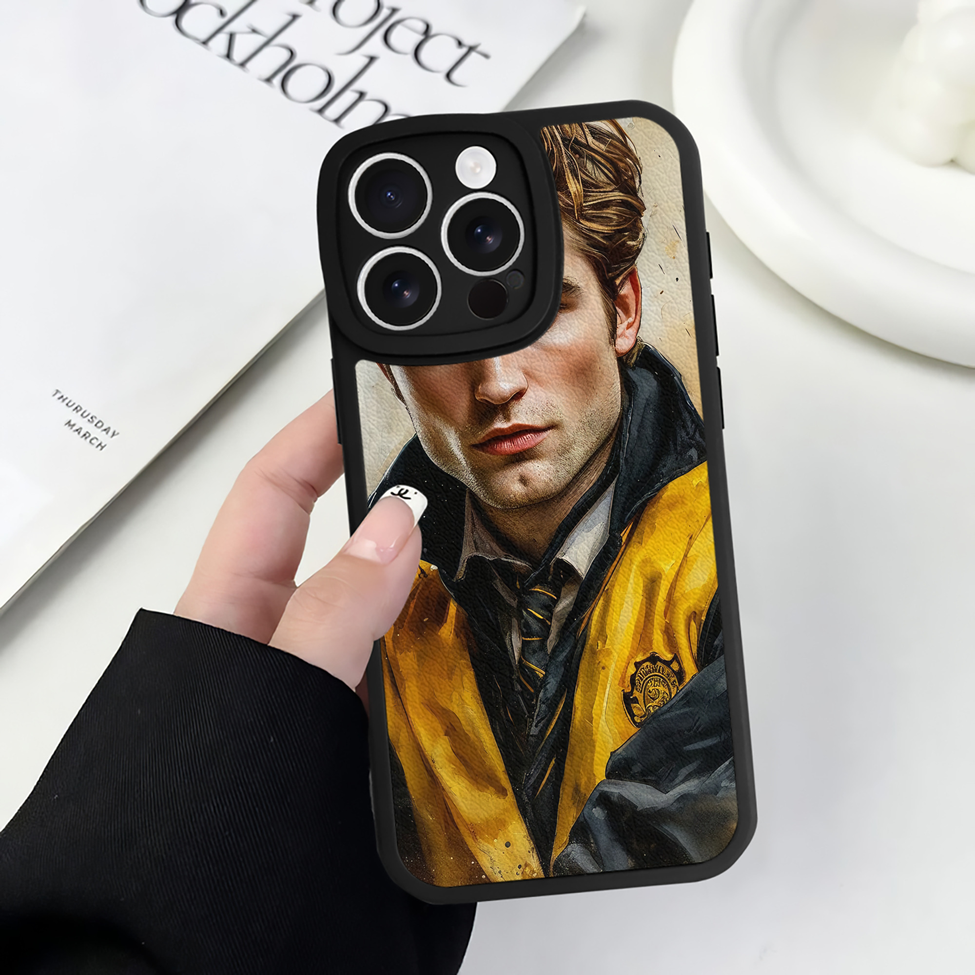 （画像用） Harry Potter ハリー・ポッターシリーズ 【iPhone 16シリーズ対応】シリコンスマホケース（レザー調） 材質：シリコン